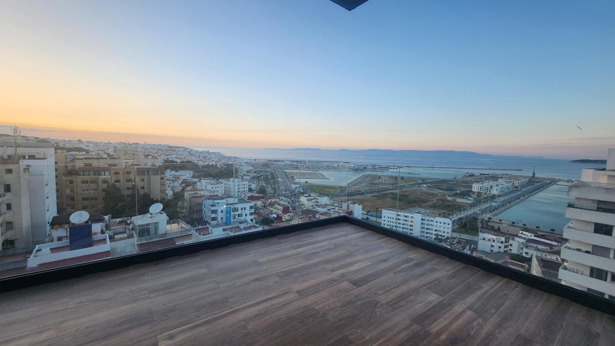 Magnifique Penthouse 160M2 Terrasse 90M2 Vue Mer Tangier Bagian luar foto